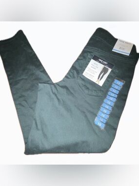 Nine West Heidi Pull-On Skinny Pants Size 10 Pine Green NWT